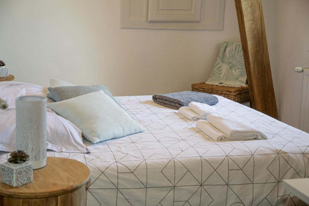 Domaine Du Bourg Salon Bed & Breakfast Dış mekan fotoğraf