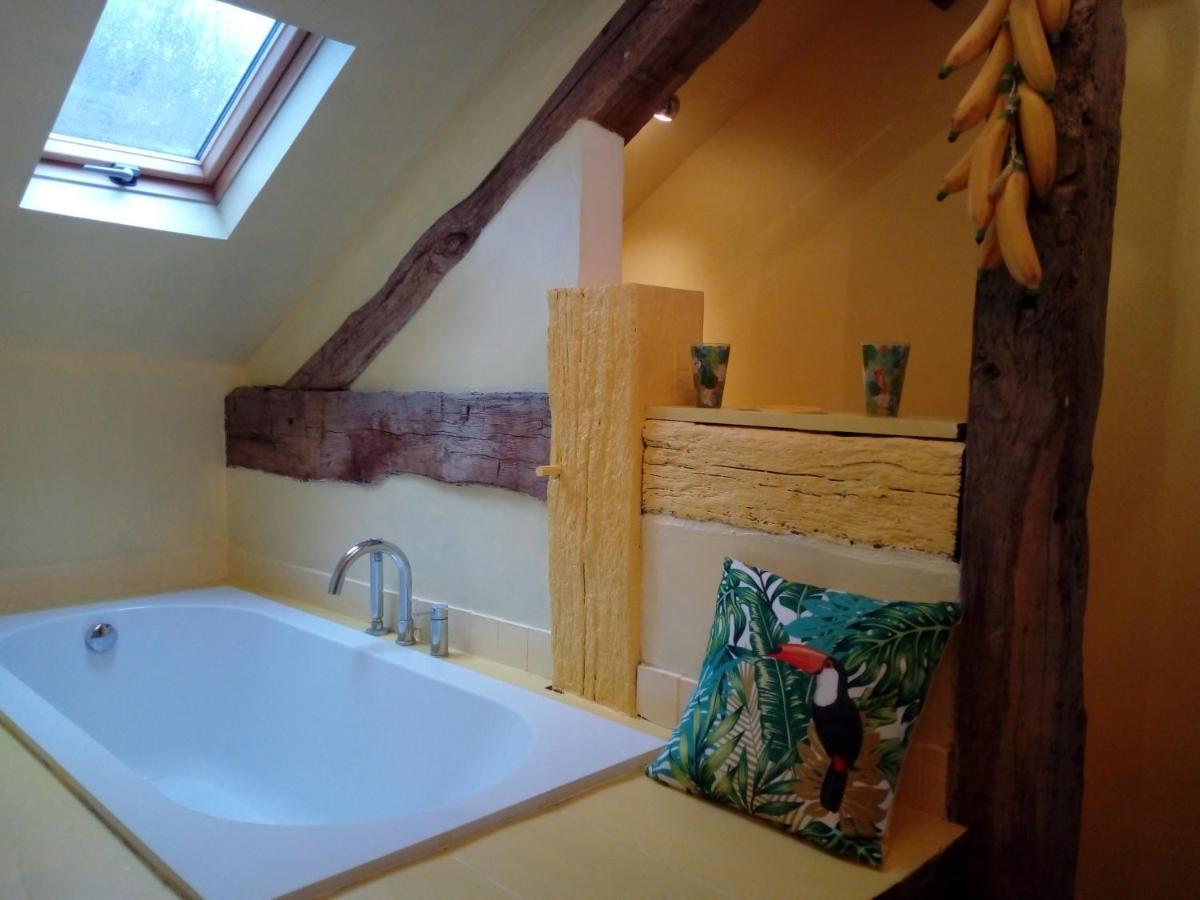 Domaine Du Bourg Salon Bed & Breakfast Dış mekan fotoğraf
